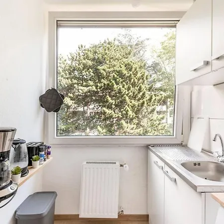 - Heavenly In The Heart Of - 2 Mins Hbf Station - Big Tv & Working Space & Netflix - Duisburg