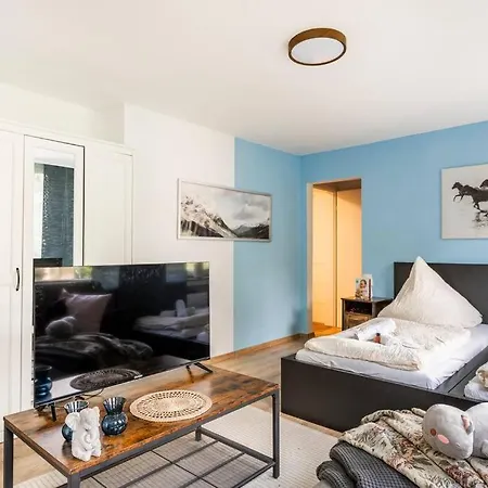Apartamento - Heavenly In The Heart Of - 2 Mins Hbf Station - Big Tv & Working Space & Netflix - Duisburg