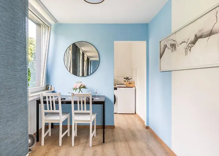 - Heavenly In The Heart Of - 2 Mins Hbf Station - Big Tv & Working Space & Netflix -