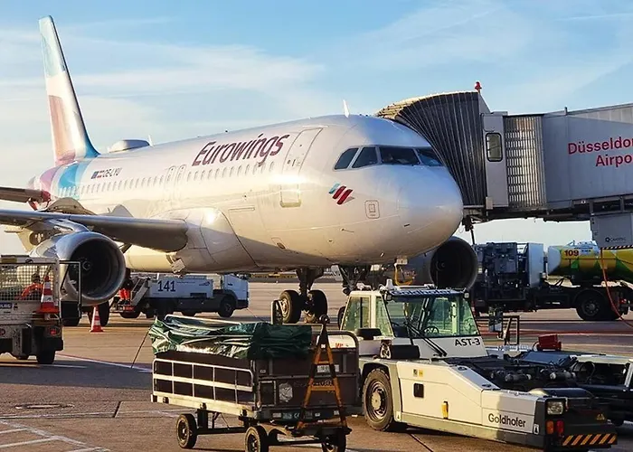 - Heavenly In The Heart Of - 2 Mins Hbf Station - Big Tv & Working Space & Netflix - *