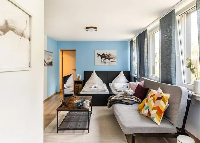 Апартаменты - Heavenly In The Heart Of - 2 Mins Hbf Station - Big Tv & Working Space & Netflix -