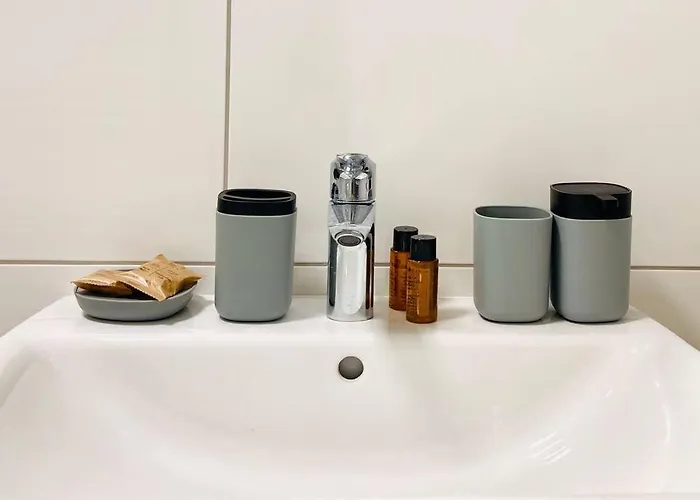 - Heavenly In The Heart Of - 2 Mins Hbf Station - Big Tv & Working Space & Netflix -